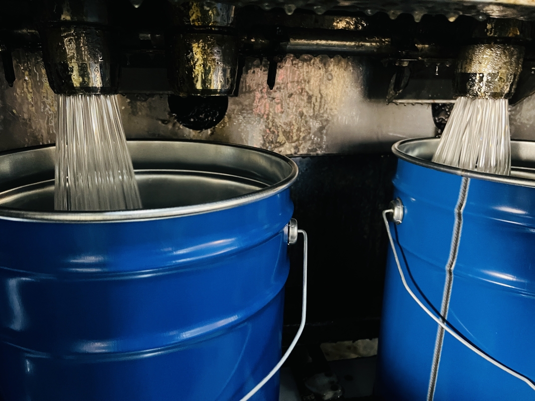 Endüstriyel Ürünler İçin 2 Yıllık Tazlık Süresi Epoxy reçine ve Ph Değeri 7.0-8.0