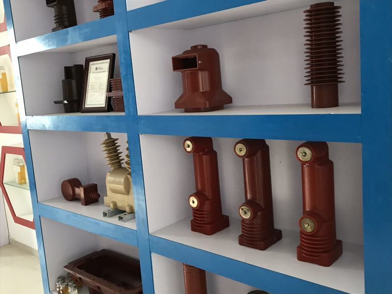 Yüksek TG (70-125 °C) ve APG & döküm süreci ile 10-1100KV elektrik yalıtımı için alev gerileyici epoksi reçine