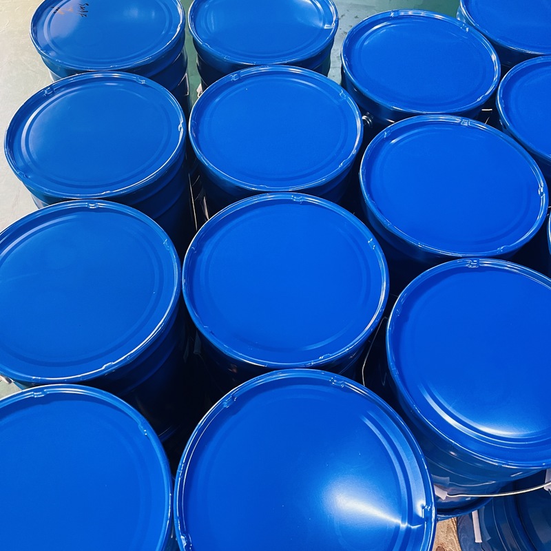 10-35kv elektrik yalıtım bileşenleri için kristal açık sıvı epoksi reçine süt gibi beyaz yapışkan sıvıyla