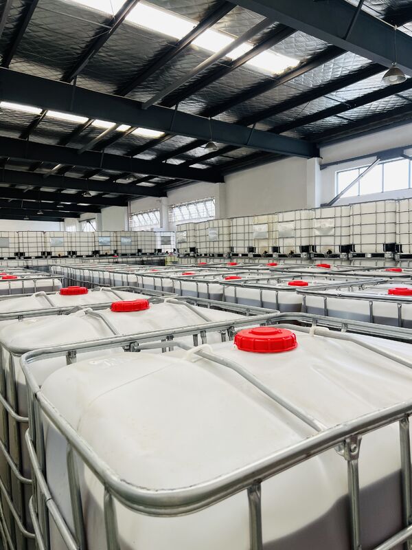 Oda Sıcaklığı Epoksi reçine çarpma gücü 8-16kJ / M2 ve kuruşma süresi 130-140°C 6-10 saat metal, plastik ve ahşaplara güçlü yapışkanlık için